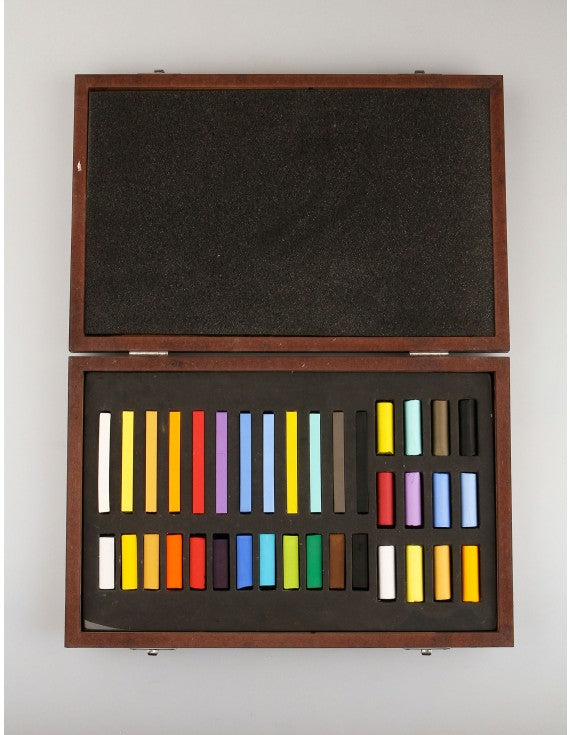Wooden box with 36 soft pastels